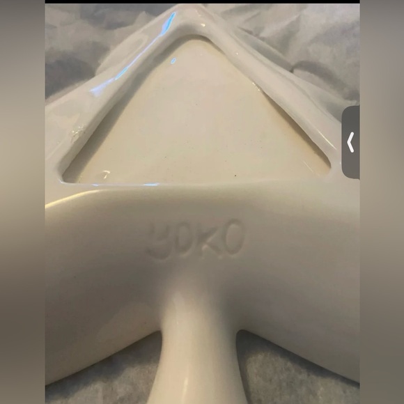 Beautiful Ceramic Christmas Tree Dish 9”x10” - Picture 4 of 4